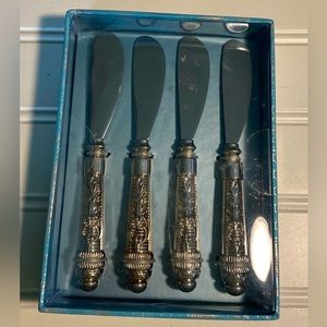 Wild Eye Designs Handcrafted 4 Pc Spreader Set 5.5" Long New in Box